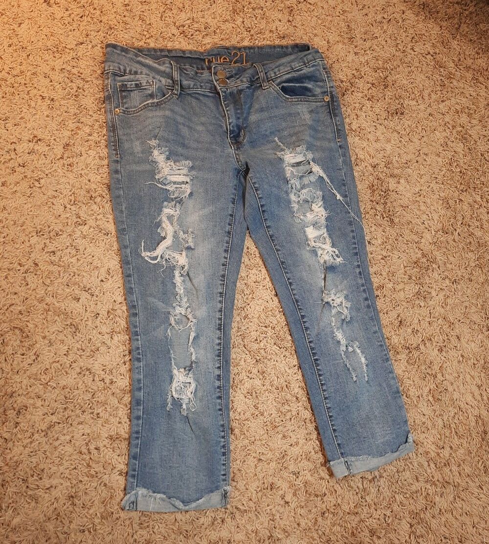 Rue21 Women's Distressed Blue Denim Jean Capris Size 11/12